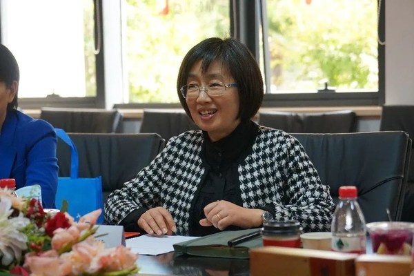 魯瑛局長發(fā)言 上海和黃藥業(yè)獲“全國和諧勞動關系創(chuàng)建示范企業(yè)”授牌-肽度TIMEDOO
