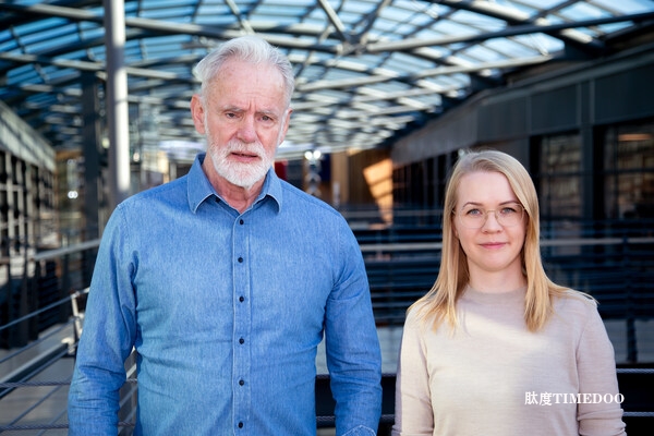 Kari Stefansson CEO of deCODE genetics and senior author on the paper in Nature Genetics, with Erna V. Ivarsdottir scientists at deCODE genetics and first author. 發(fā)現(xiàn)六個新基因的癌癥風(fēng)險關(guān)聯(lián)-肽度TIMEDOO